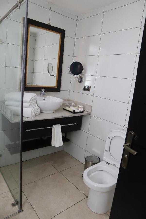 Monty Suites Calabar Exterior photo