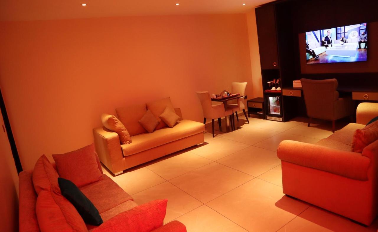Monty Suites Calabar Exterior photo